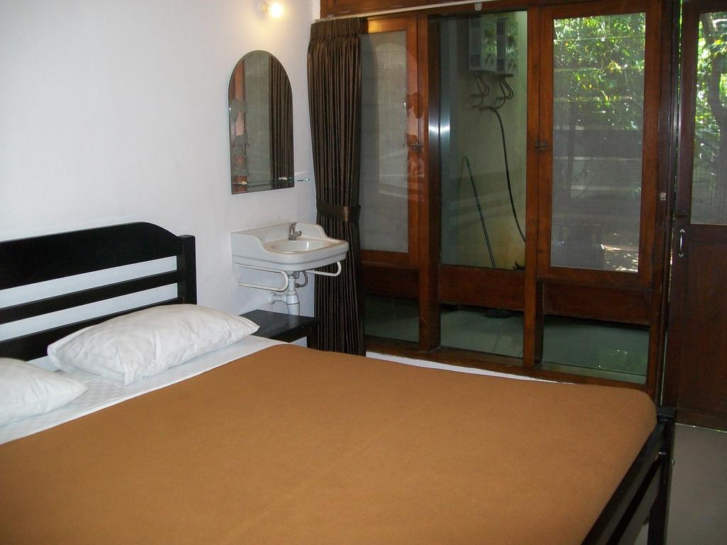Krowi Inn Surabaya Ruang foto