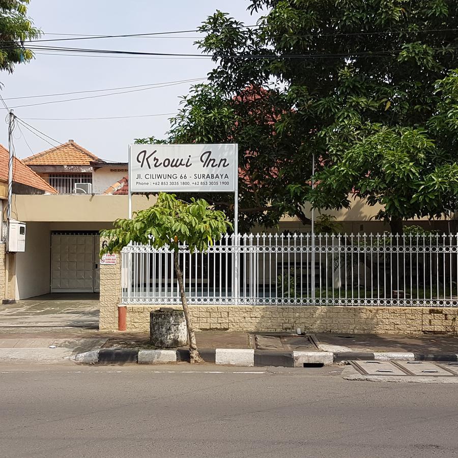 Krowi Inn Surabaya Bagian luar foto