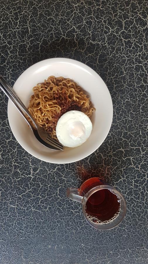Krowi Inn Surabaya Bagian luar foto