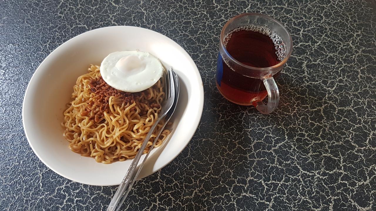 Krowi Inn Surabaya Bagian luar foto